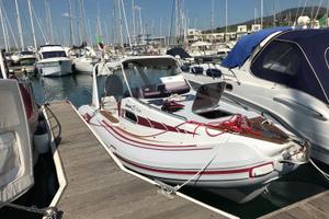 Gommone Asso 72 Cabinato