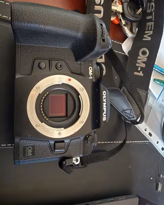 OM SYSTEM OM-1  af 1053 punti, stab 5 assi nuova