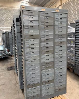 CASSETTIERA IN FERRO PORTA ATTREZZI