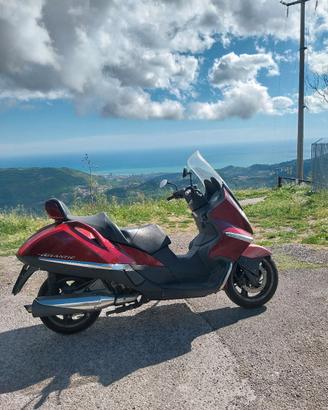 Scooter Aprilia Atlantic 500.