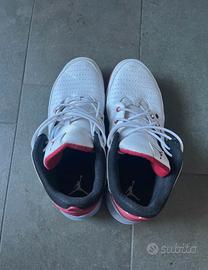 Scarpe jordan max aura 5 bianche