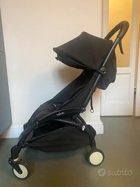 Passeggino Babyzen Yoyo nero  con parapioggia