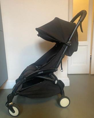 Passeggino Babyzen Yoyo nero  con parapioggia