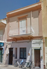 Carloforte appartamento piano terra piazza Pegli