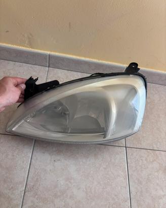 Faro anteriore sx Opel Corsa