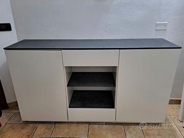 mobile con 2 ante 2 cassetti e ripiani centrali