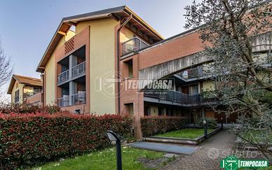 TRE LOCALI CON CUCINA ABITABILE , DOPPI SERVIZI ,