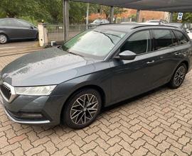 SKODA Octavia 2.0 TDI EVO SCR Wagon NAVI LED