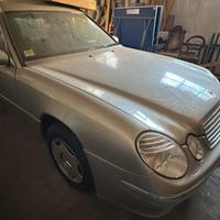 Autofunebre Mercedes Benz 250 D