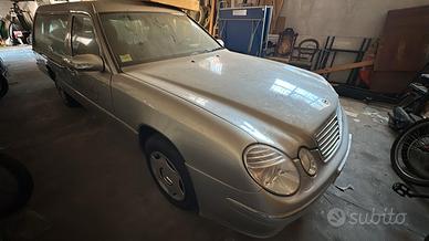 Autofunebre Mercedes Benz 250 D