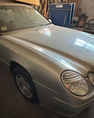 Autofunebre Mercedes Benz 250 D