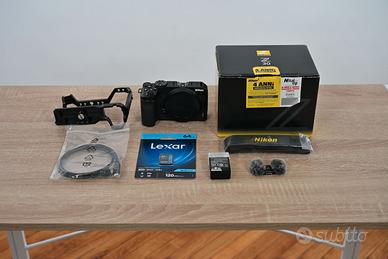 Nikon Z30 body + Scheda Lexar 64Gb + accessori