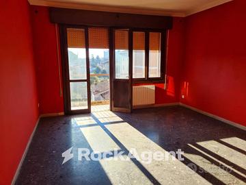 TERZO PIANO CON POSTO AUTO E DUE BALCONI