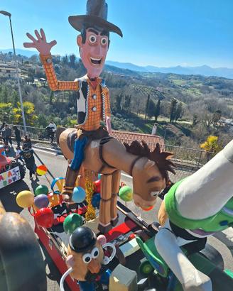 Carro allegorico di carnevale