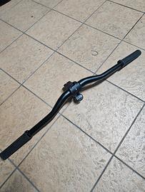 Manubrio e manopole Specialized