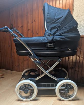 Carrozzina Martinelli, perfetta, usata pochissimo.