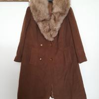 cappotto sartoriale, collo in pelliccia