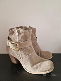 Stivaletto scamosciato beige taglia 40 Abbigliamento e Accessori In vendita a Bergamo