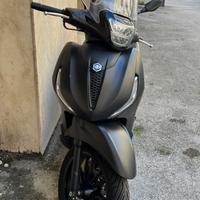 Piaggio Beverly 400 - 2024