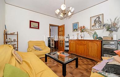 Quadrilocale da ristrutturare con garage e cantina