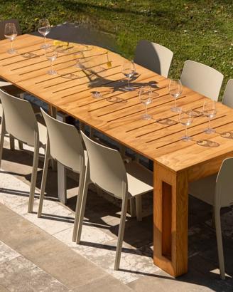 Tavolo allungabile in legno per giardino