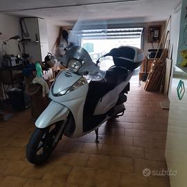 Honda SH 300 i - Tenuto da amatore / Meccanica per