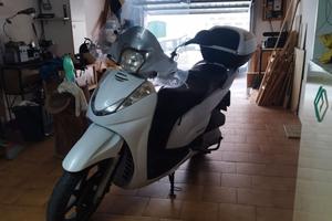 Honda SH 300 i - Tenuto da amatore / Meccanica per