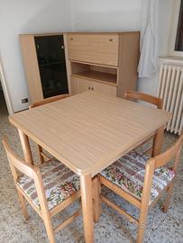 Tavolo quadrato allungabile