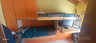 cameretta 3 posti letto e scrivania estraibile