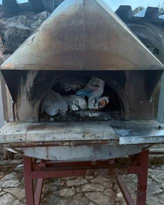 Forno a legna pizzeria