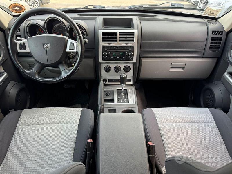 Dodge Nitro 2.8 CRD 177ch - Automatique - 4x4 - Régulateur - Jantes 17"