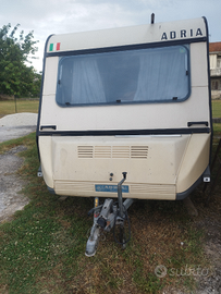 Caravan- Furgone finestrato Adria