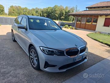 BMW 320d xDrive Touring 190 CV Automatica