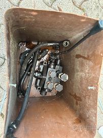 Distributore oleodinamico new holland