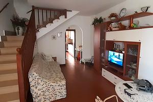 APPARTAMENTO su due piani a QUERCIANELLA