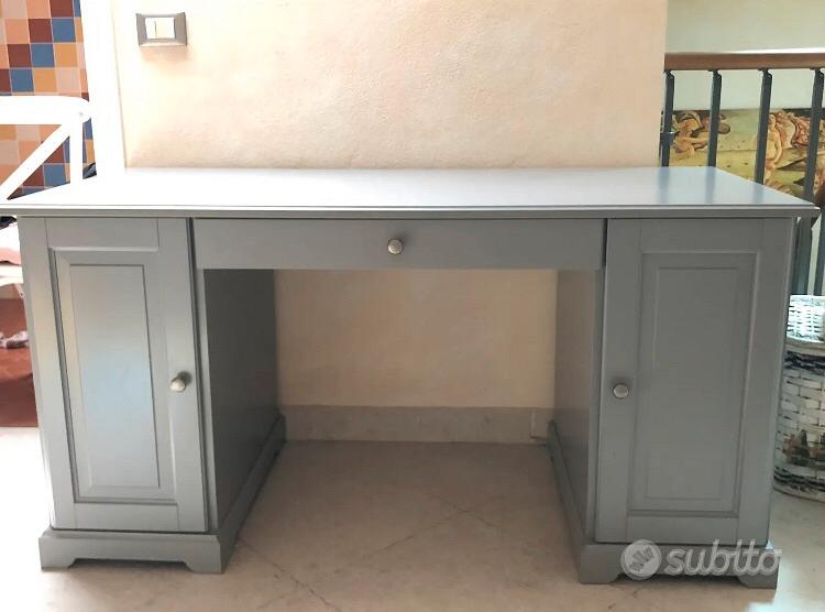 Scrivania ikea grigia Arredamento e Casalinghi In vendita a Ravenna