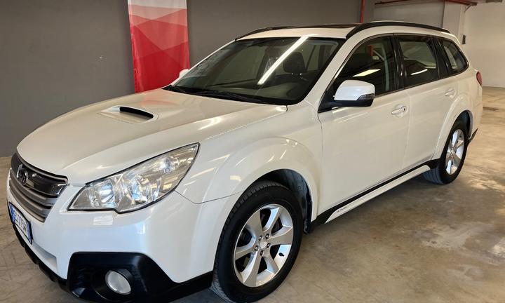 SUBARU Outback 2.0D CVT Exclusive|INTERNI IN PELLE