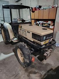 Trattore Lamborghini      775-F      4x4  vigneto