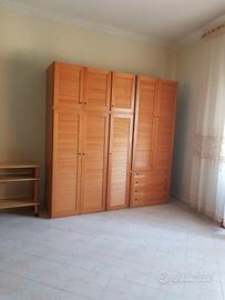 Armadio  200 €.  Giugliano (Napoli)