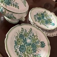 Zuppiera antica in ceramica dipinta a mano e 3 pia