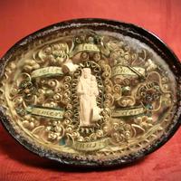 RELIQUIARIO A TECA OVALE  CON 6 RELIQUIE  - 1700