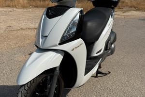 Kymco people s 300 gti