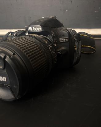 Nikon D3200 piu ibiettivo 18-105mm