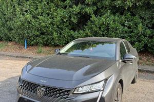 Peugeot 408 NEOPATENTATI