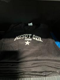 75 magliette nere firmate Mesut Ozil ⚽️