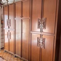 Camera da letto classica in legno