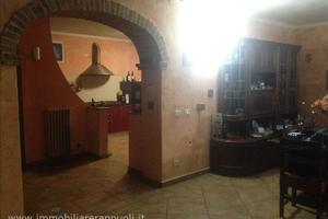 CS121 - Casa singola ristrutturata in posizione ce