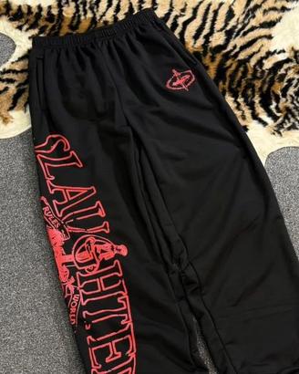 Pantaloni sportivi neri “Fallen” con stampa rossa