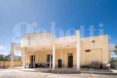 Terrasini/Cala Rossa Villa con ampio giardino