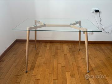 Tavolo in vetro